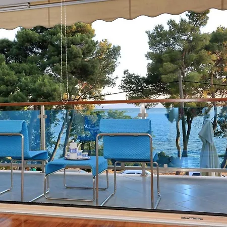 Cosmopolitan Apartment